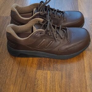 New Balance Men's Brown Walking Shoes